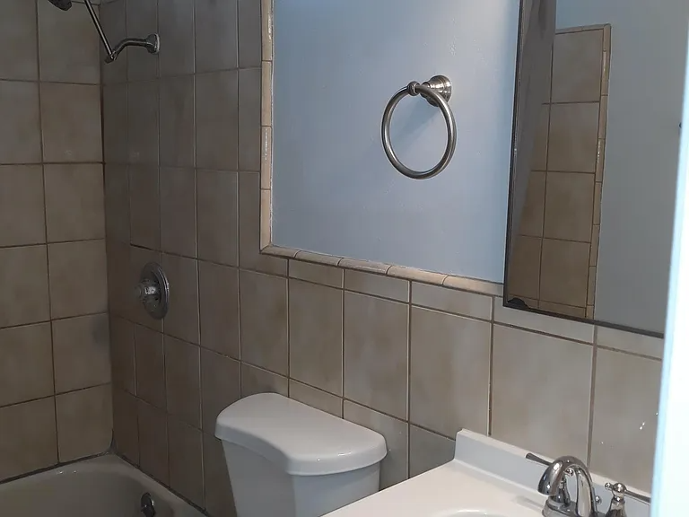 4433 Triggs St - Photo 5 of 8