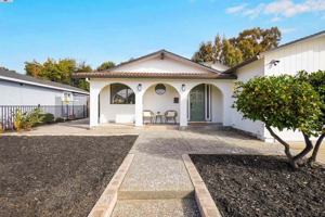 featured image of 2126 Gross St