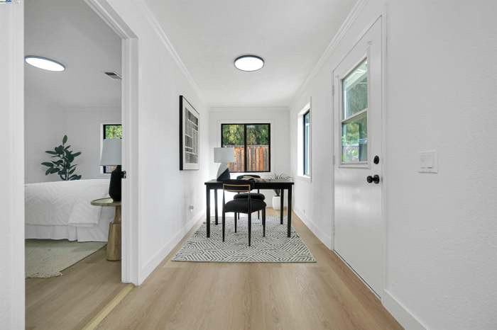 2126 Gross St - Photo 6 of 18