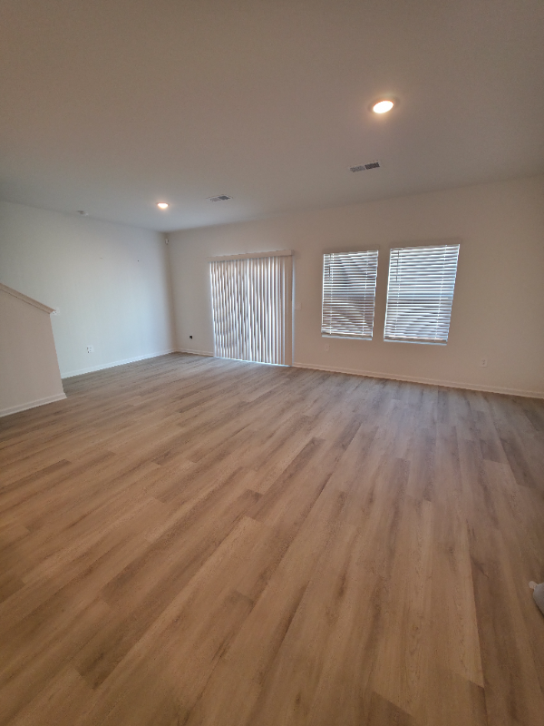 1173 Abbott St - Photo 6 of 18