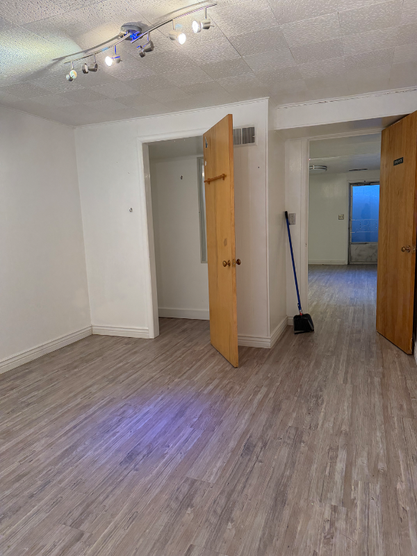 2046 E Center St #2 - Photo 4 of 9