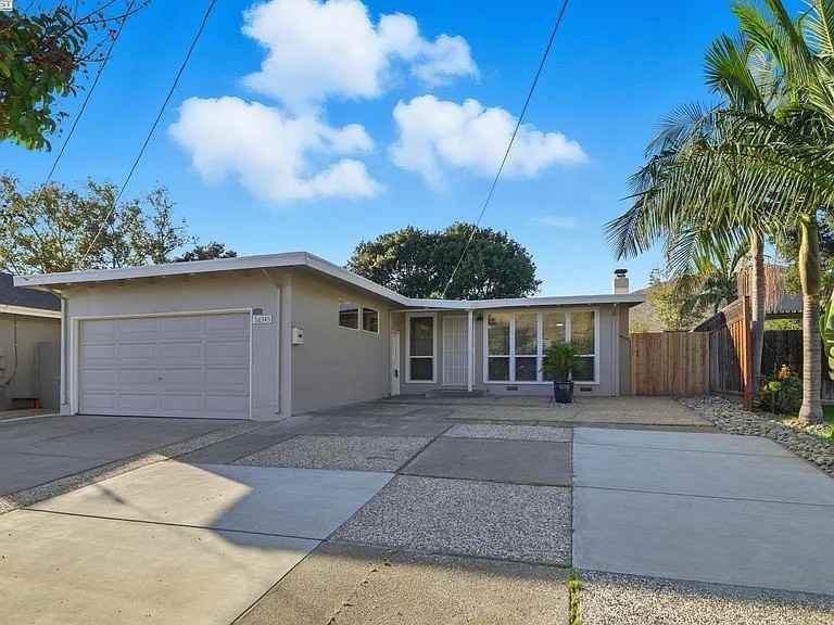 38345 Timpanogas Cir - Photo 2 of 18