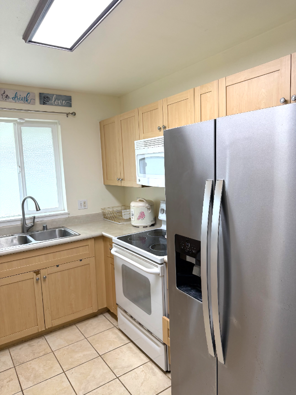 647 Meakanu Ln #502 - Photo 2 of 17