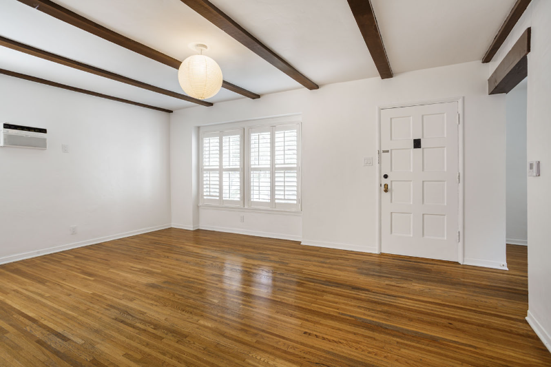 2900 Griffith Park Blvd - Photo 3 of 16