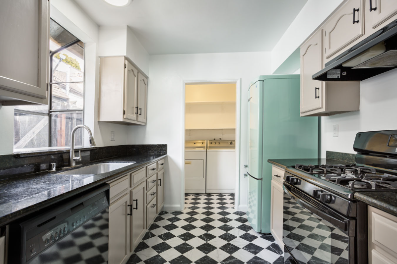 2900 Griffith Park Blvd - Photo 7 of 16