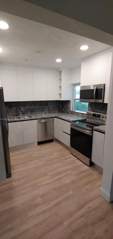 5770 Sw 62nd Ter #0 - Photo 2 of 6