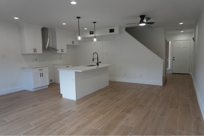 11840 Barryknoll Ln - Photo 2 of 22