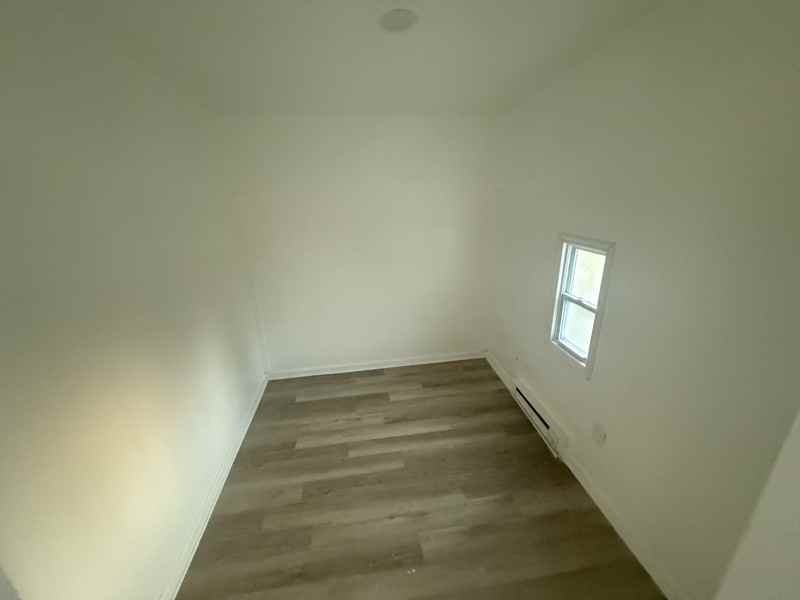 5247 Landis Ave - Photo 4 of 11