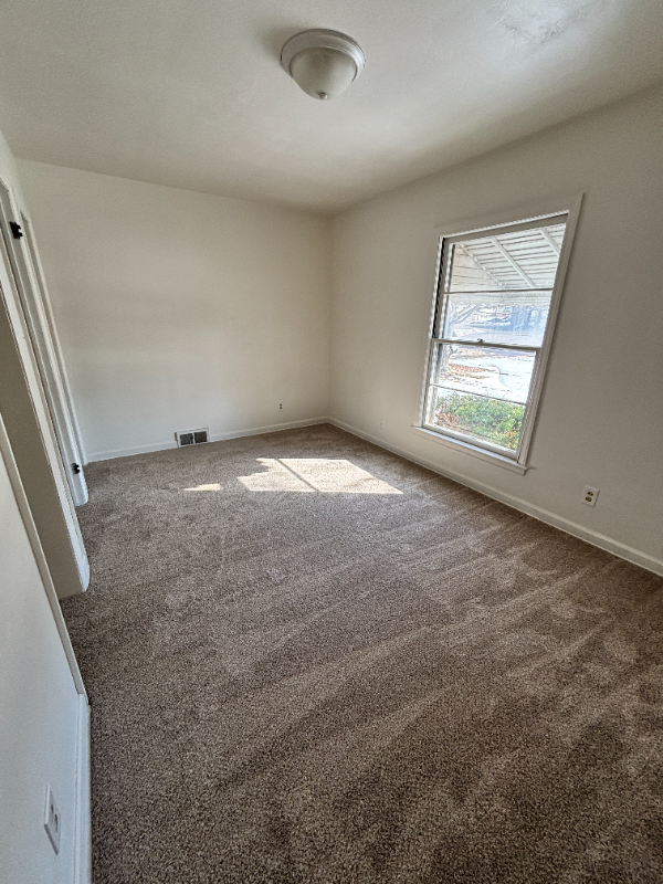 3817 Miller Rd - Photo 7 of 17