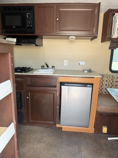 196 13th St - Photo 6 of 8