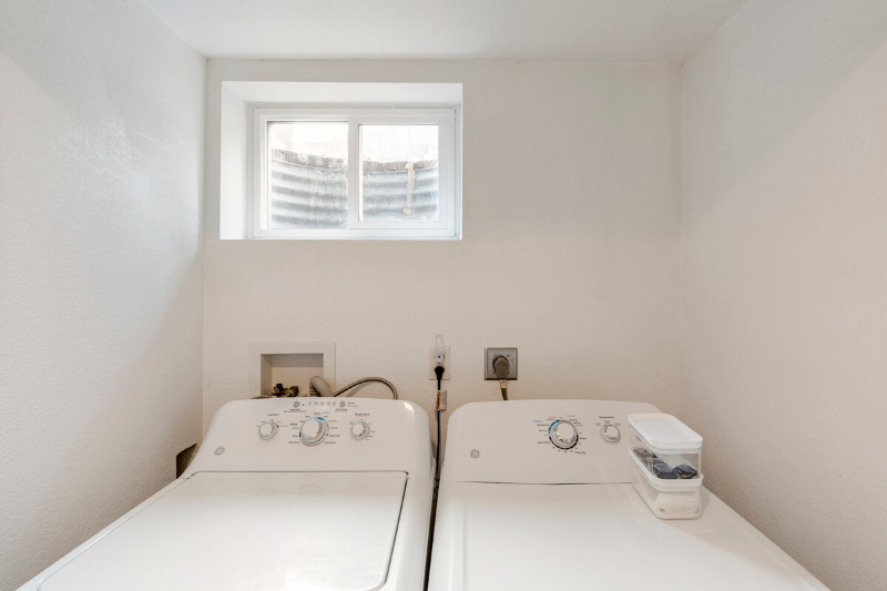 6129 Wolff St - Photo 3 of 20