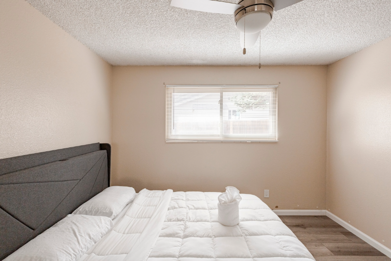 6129 Wolff St - Photo 7 of 20