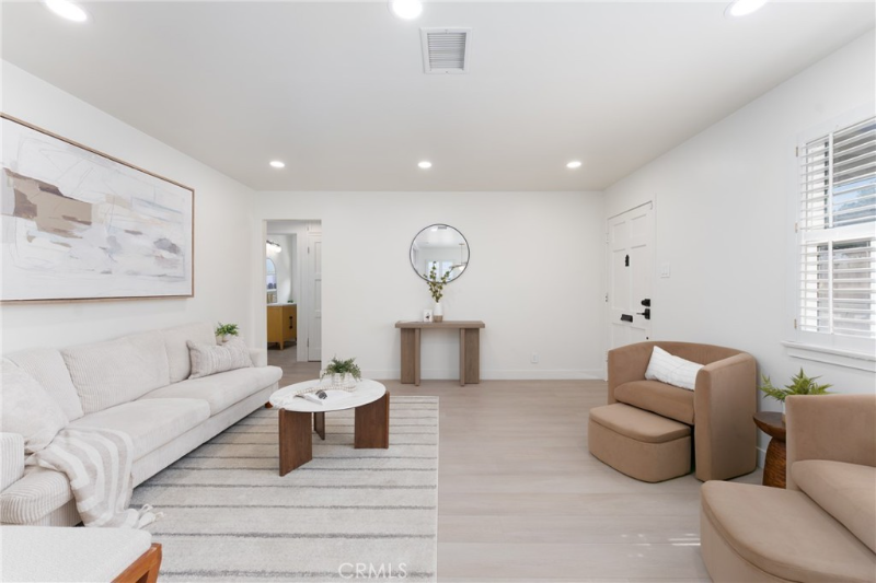 13203 Lakewood Blvd - Photo 3 of 20