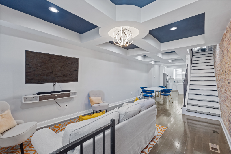 230 N Luzerne Ave - Photo 2 of 19