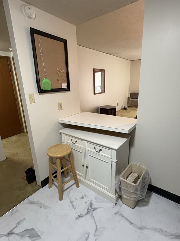 2106 Kanawha Blvd E - Photo 3 of 14