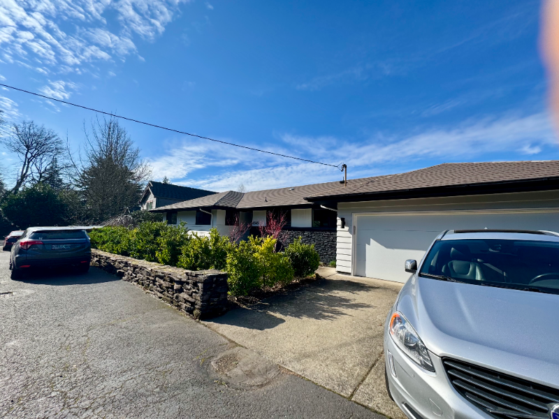 6343 Se Thorburn St - Photo 2 of 4