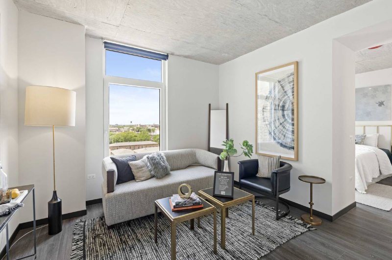 180 N Ashland Ave - Photo 2 of 14