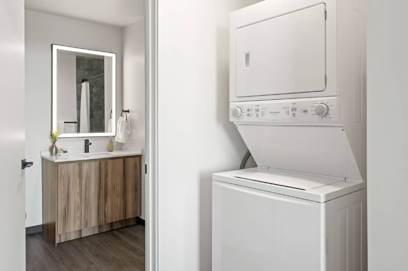 180 N Ashland Ave - Photo 7 of 14