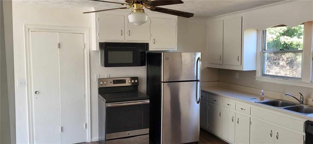 513 Center St - Photo 2 of 9