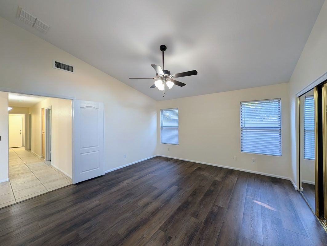 11134 W Windsor Ave - Photo 3 of 50