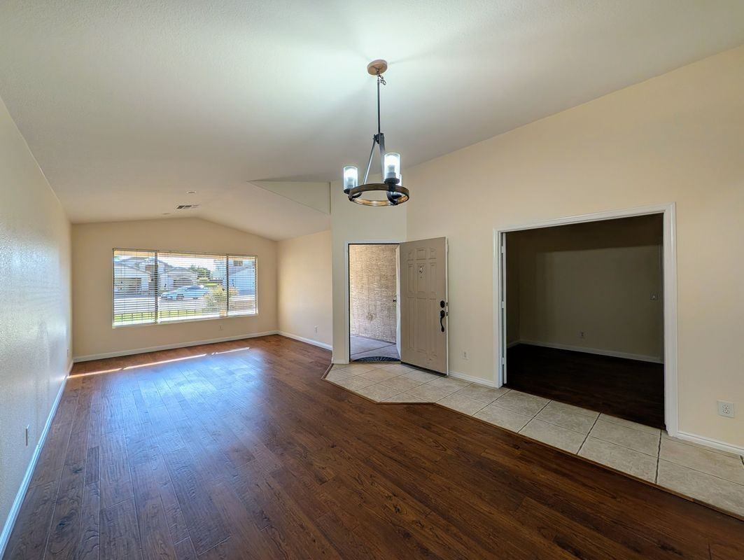 11134 W Windsor Ave - Photo 4 of 50