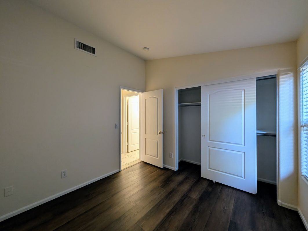 11134 W Windsor Ave - Photo 5 of 50