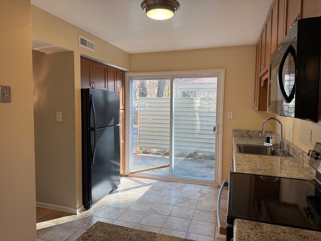 82 Summer E - Photo 5 of 16