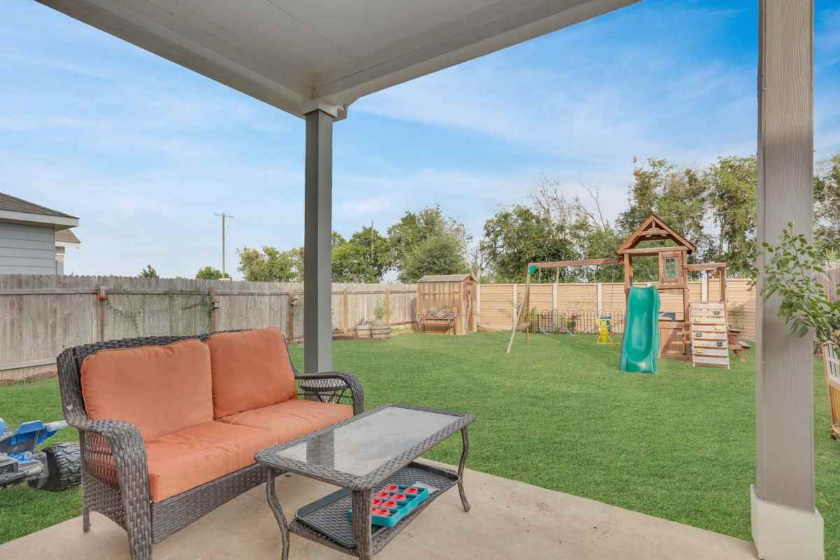 19419 Cloudy Bay Dr - Photo 2 of 20