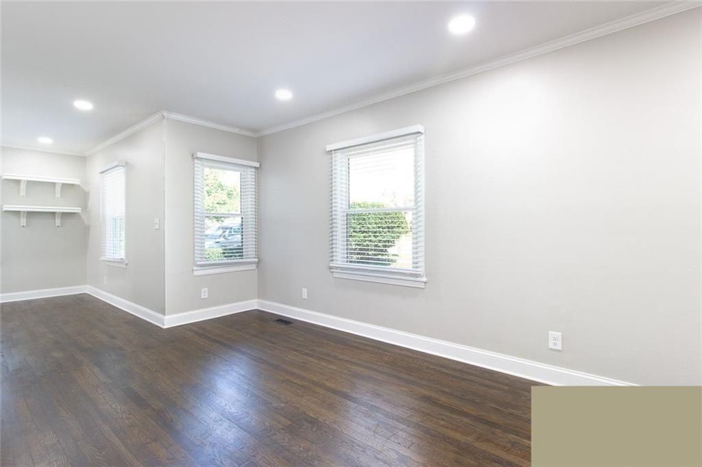 626 Burbank Cir Se - Photo 3 of 16