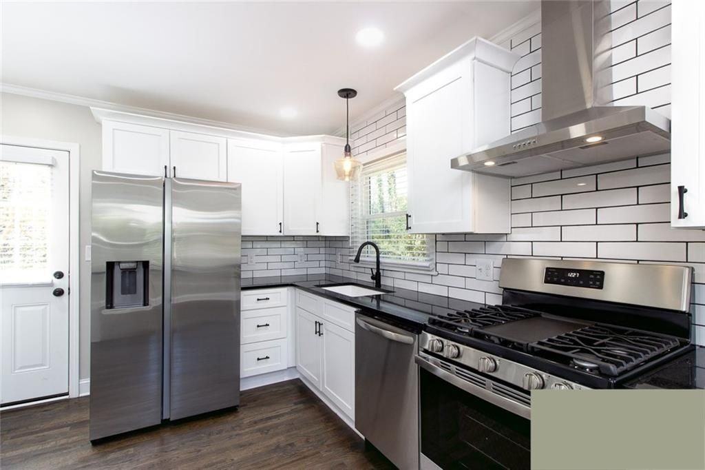 626 Burbank Cir Se - Photo 6 of 16