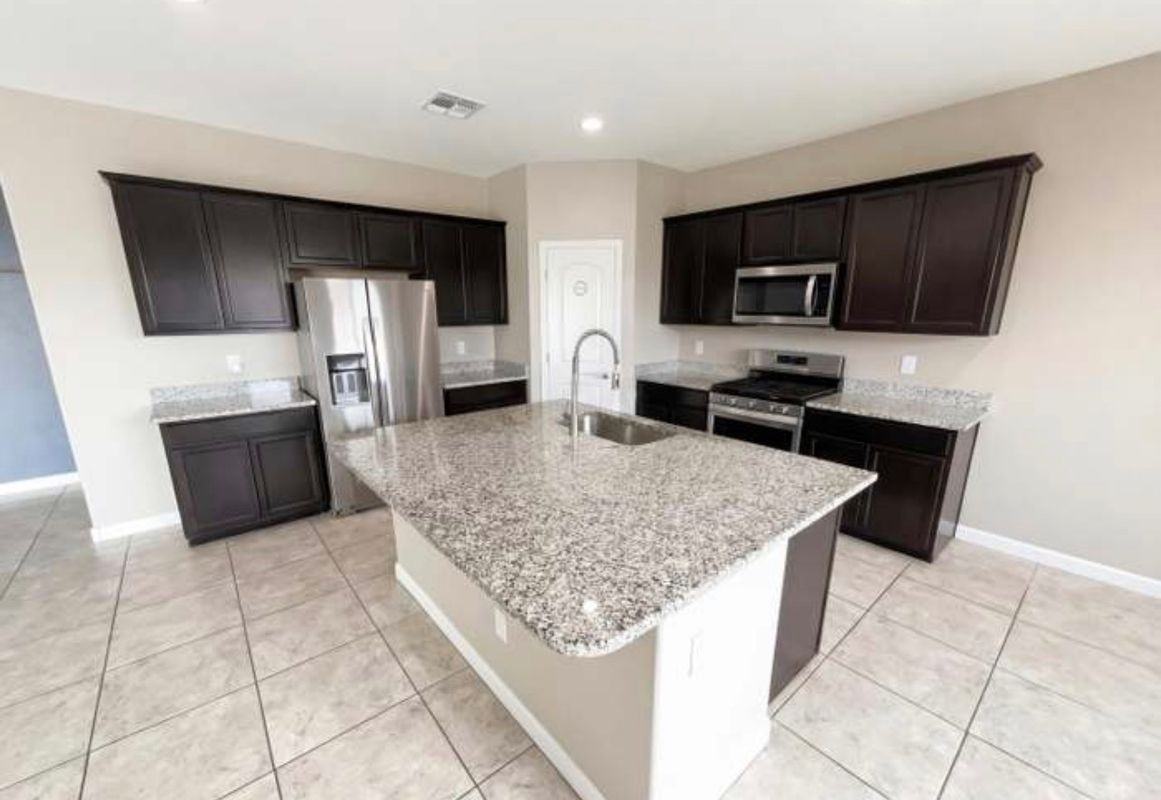 30853 W Pinchot Ct - Photo 2 of 24