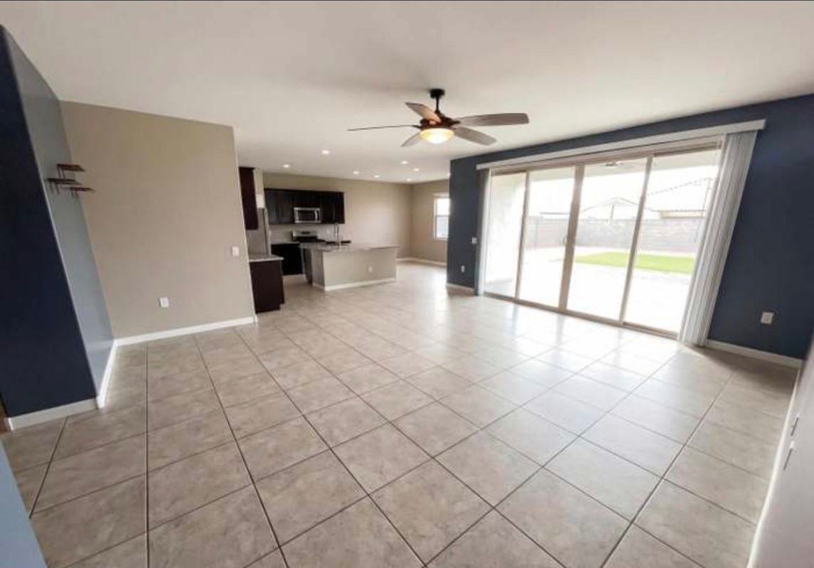 30853 W Pinchot Ct - Photo 3 of 24