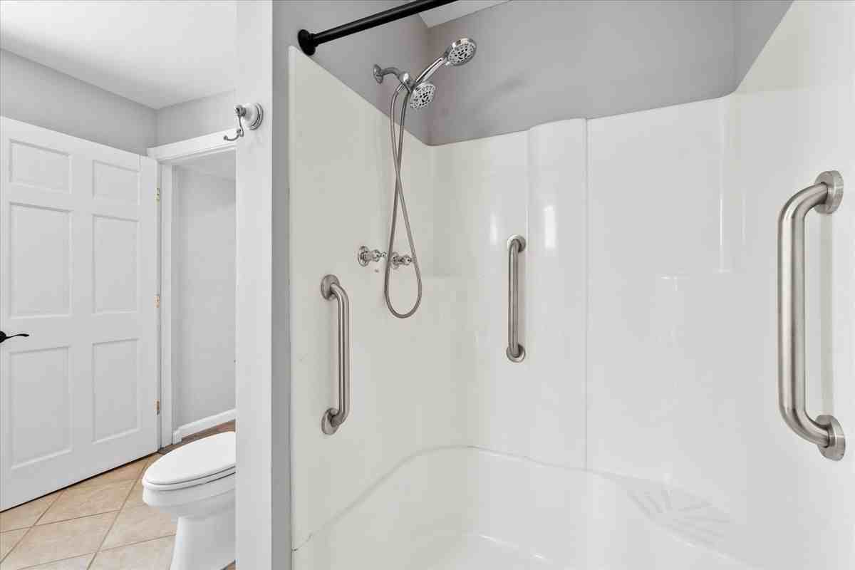 6982 Webster Rd - Photo 6 of 32