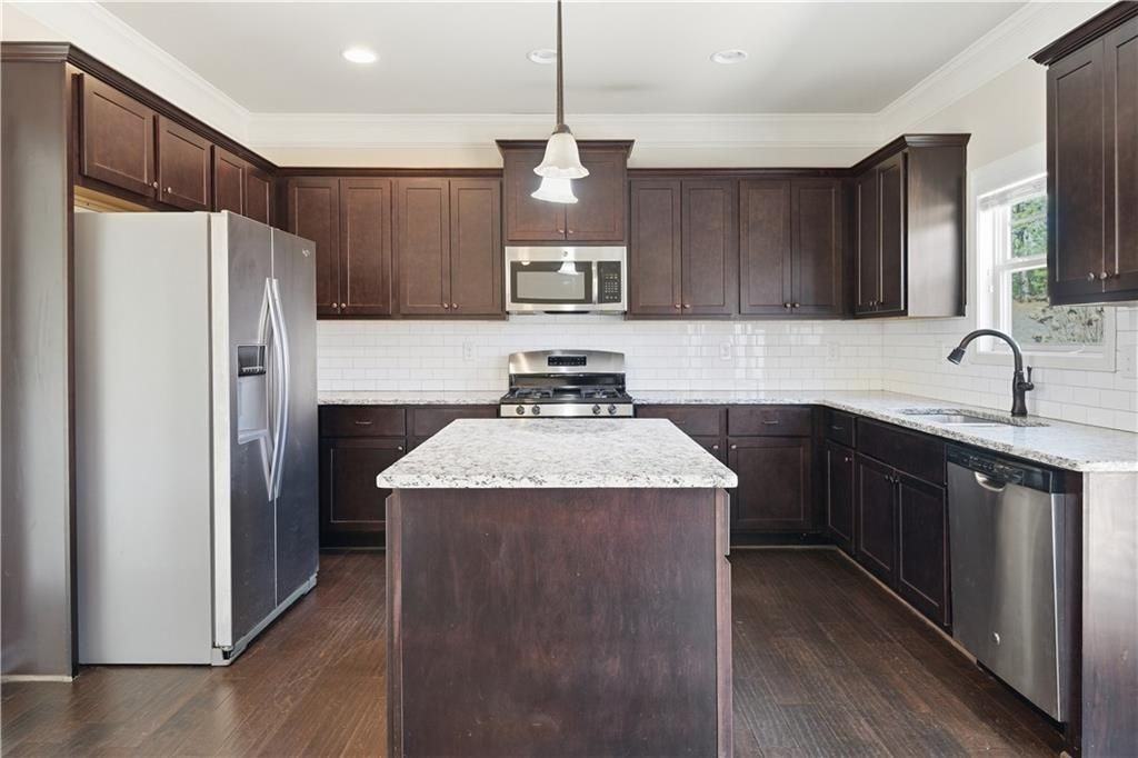 4450 Pleasant Woods Dr - Photo 4 of 16