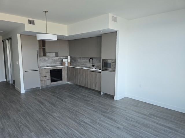 755 Harbourside Drive