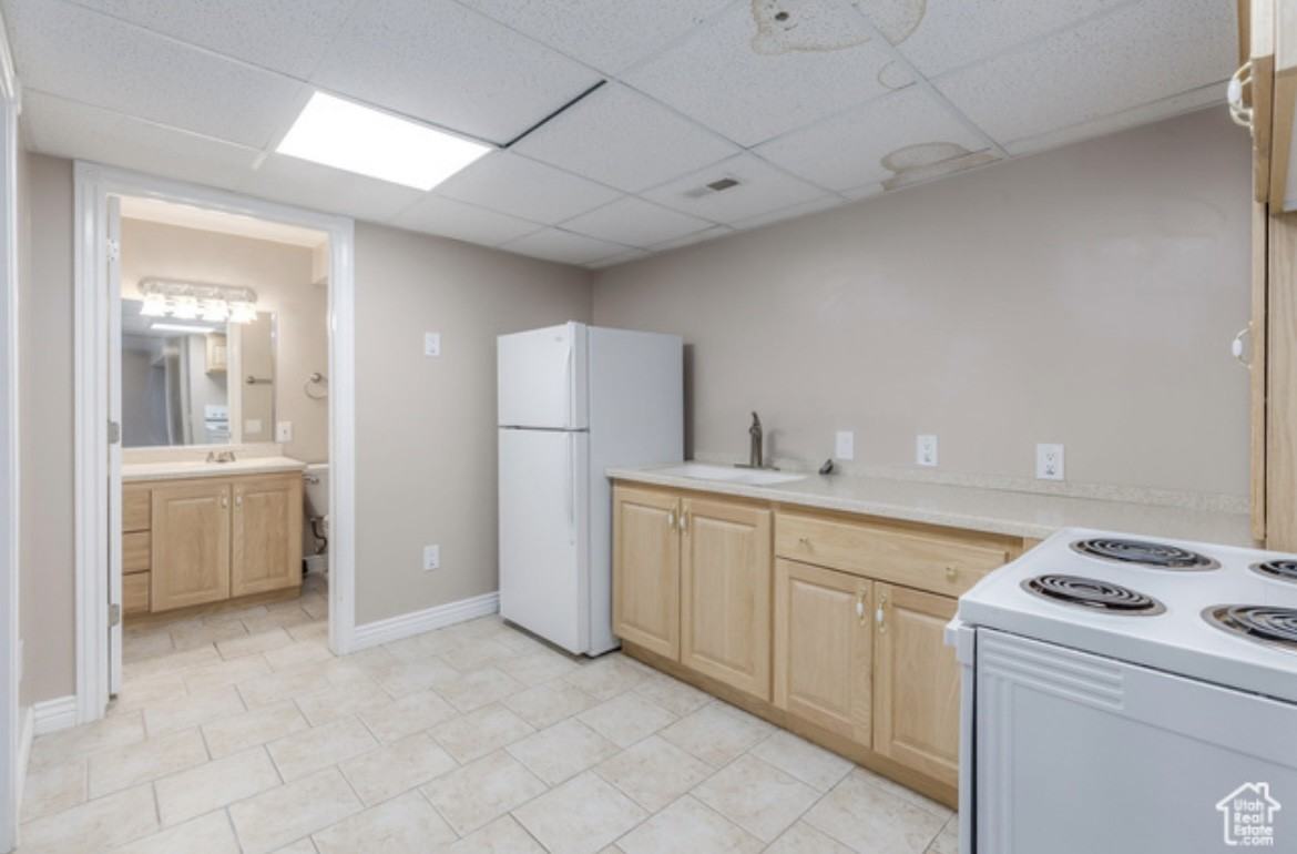 E 530 North St #B - Photo 2 of 5