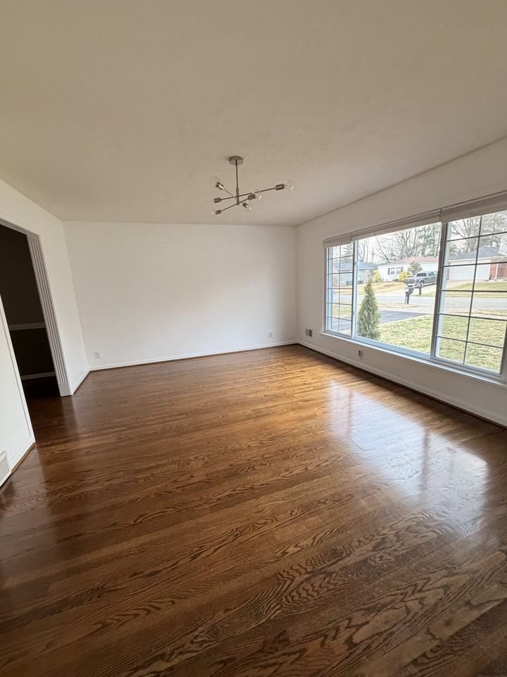 9410 Tiverton Way #NA - Photo 2 of 5