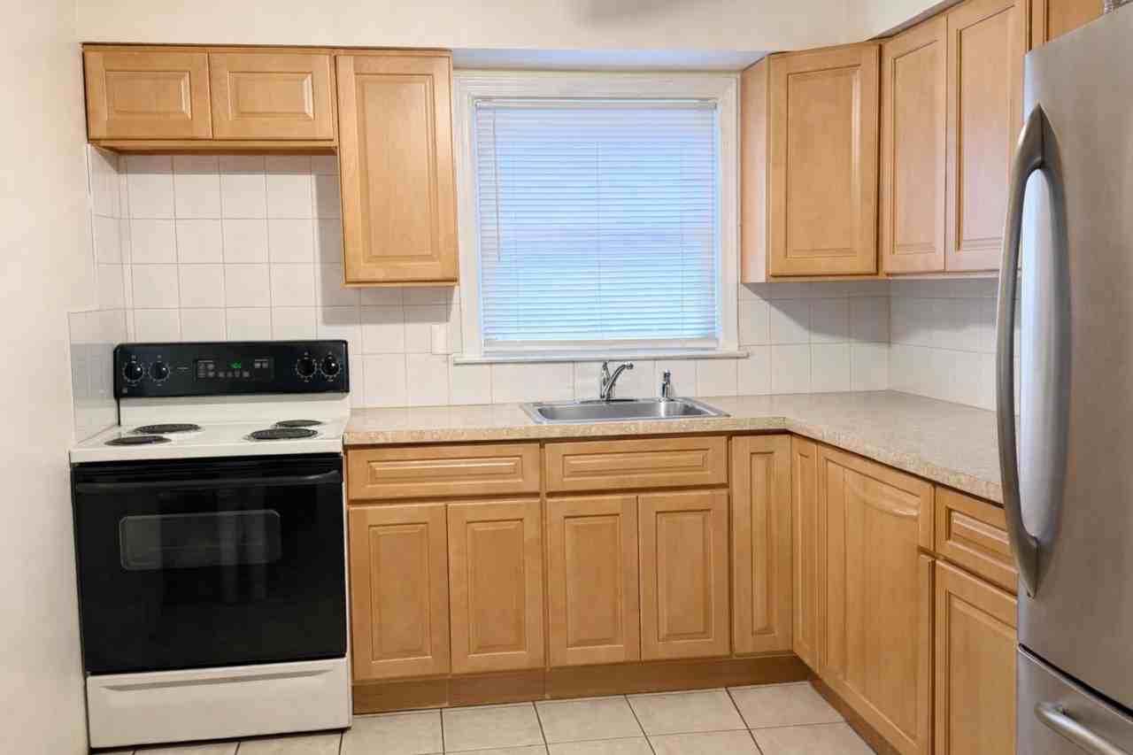 9 Ivy St #1 - Photo 2 of 7