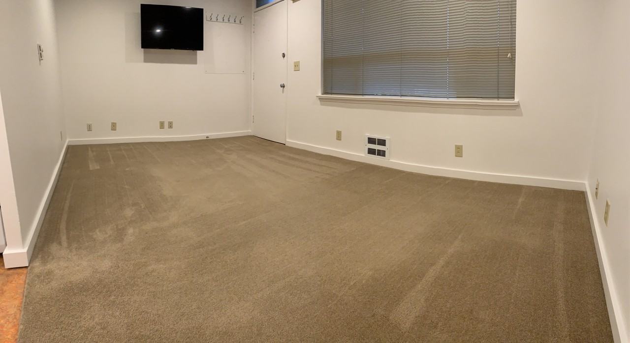 3513 Ne 95th St #2 - Photo 3 of 24