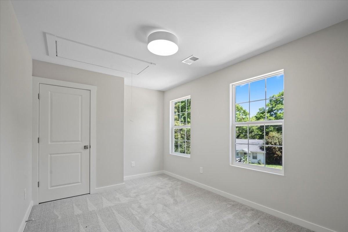 1914 White St #B - Photo 7 of 9