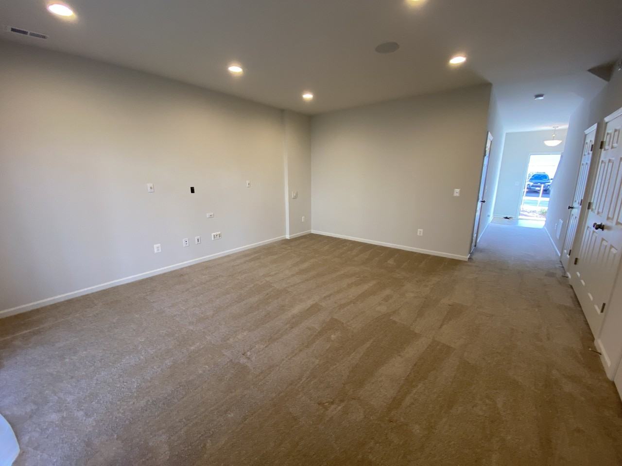 217 Crofton Ct - Photo 2 of 17