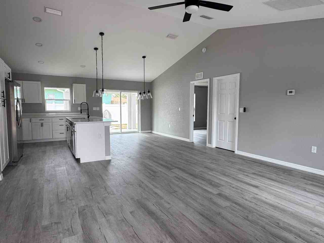 4321 Seawood Ave #NA - Photo 3 of 35
