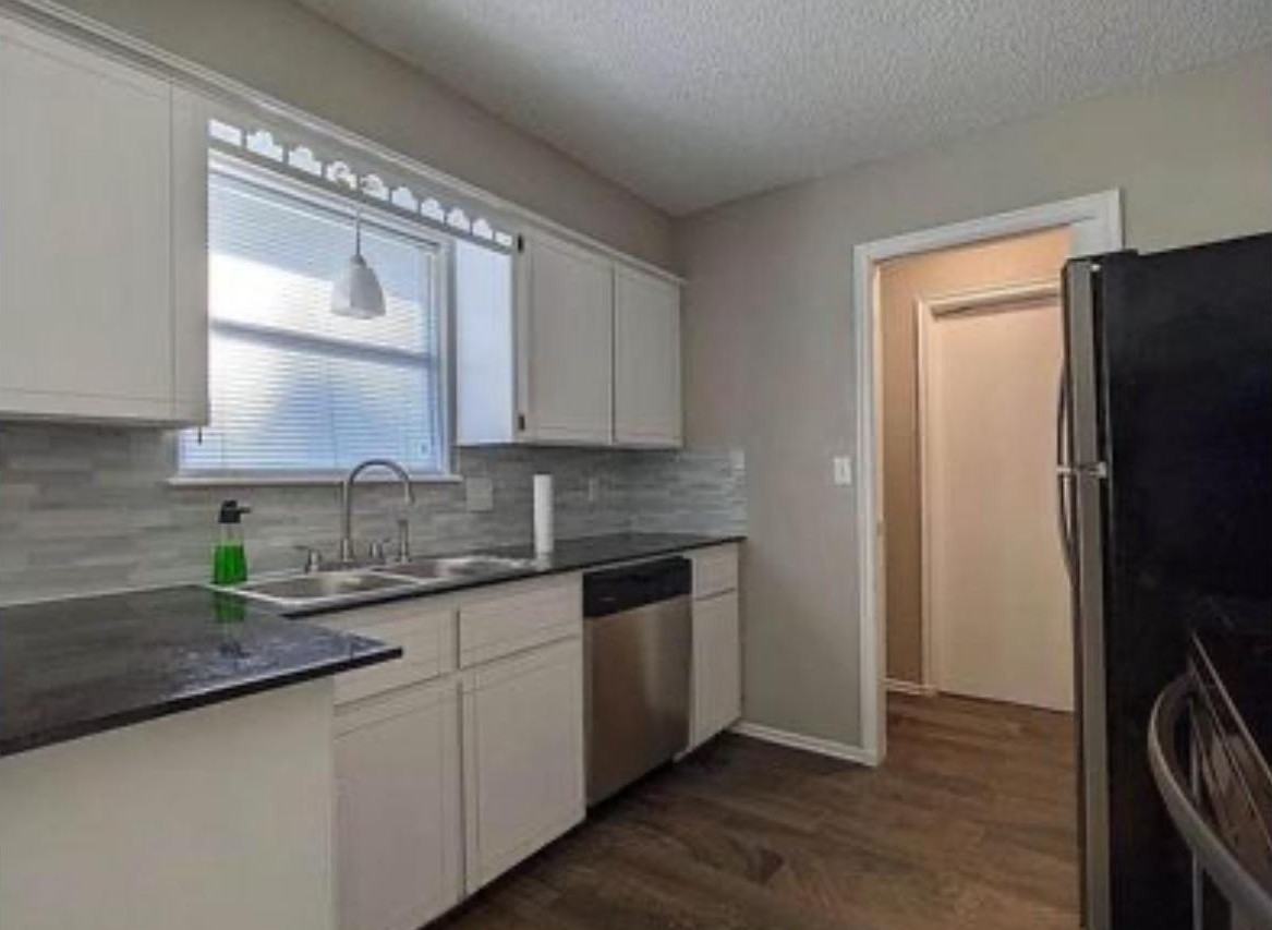 413 Midland Dr #NA - Photo 2 of 25