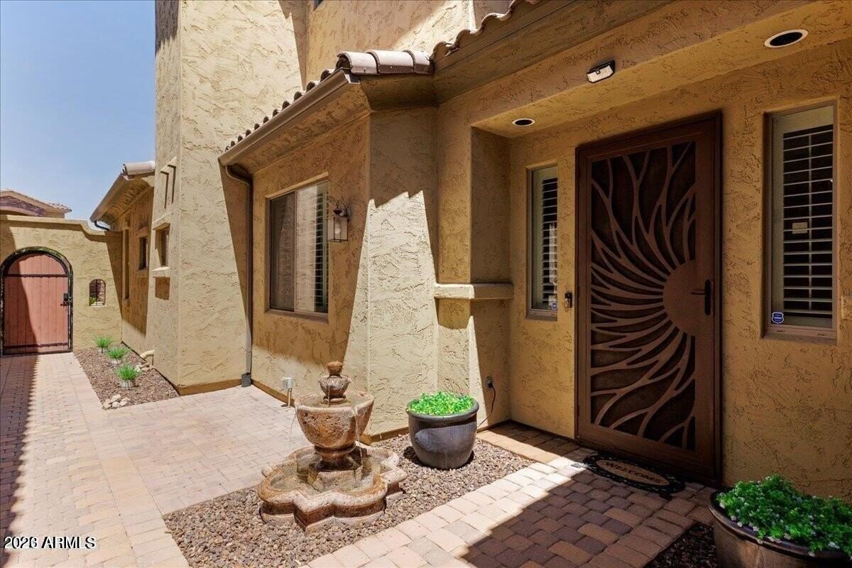 14261 W Harvard St - Photo 4 of 43