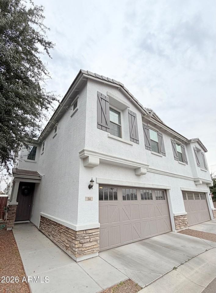 2254 E University Dr Unit 14 #14 - Photo 2 of 27