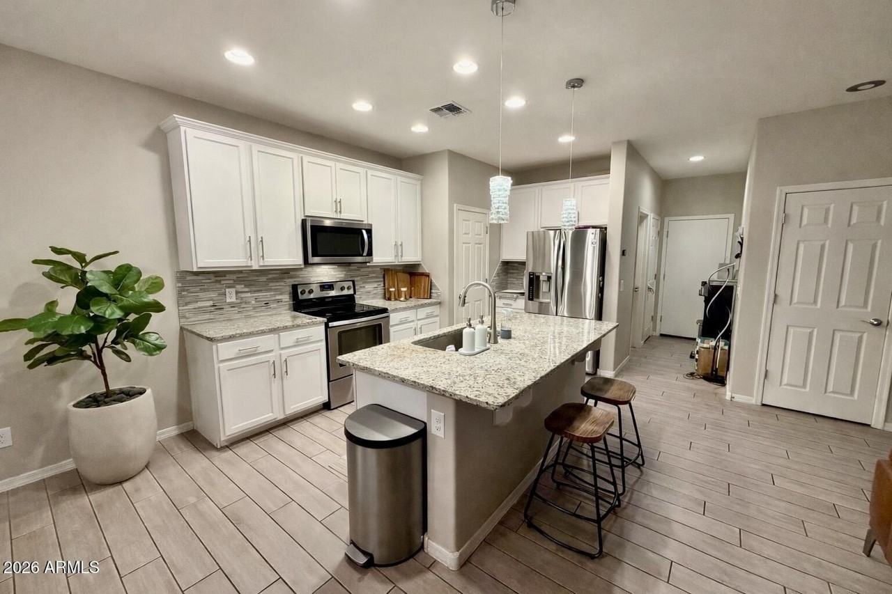 2254 E University Dr Unit 14 #14 - Photo 7 of 27