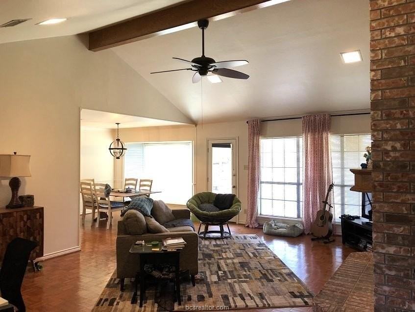 1006 Oakhaven Cir - Photo 3 of 29