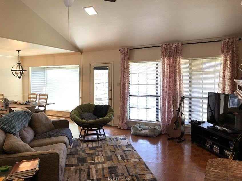 1006 Oakhaven Cir - Photo 5 of 29