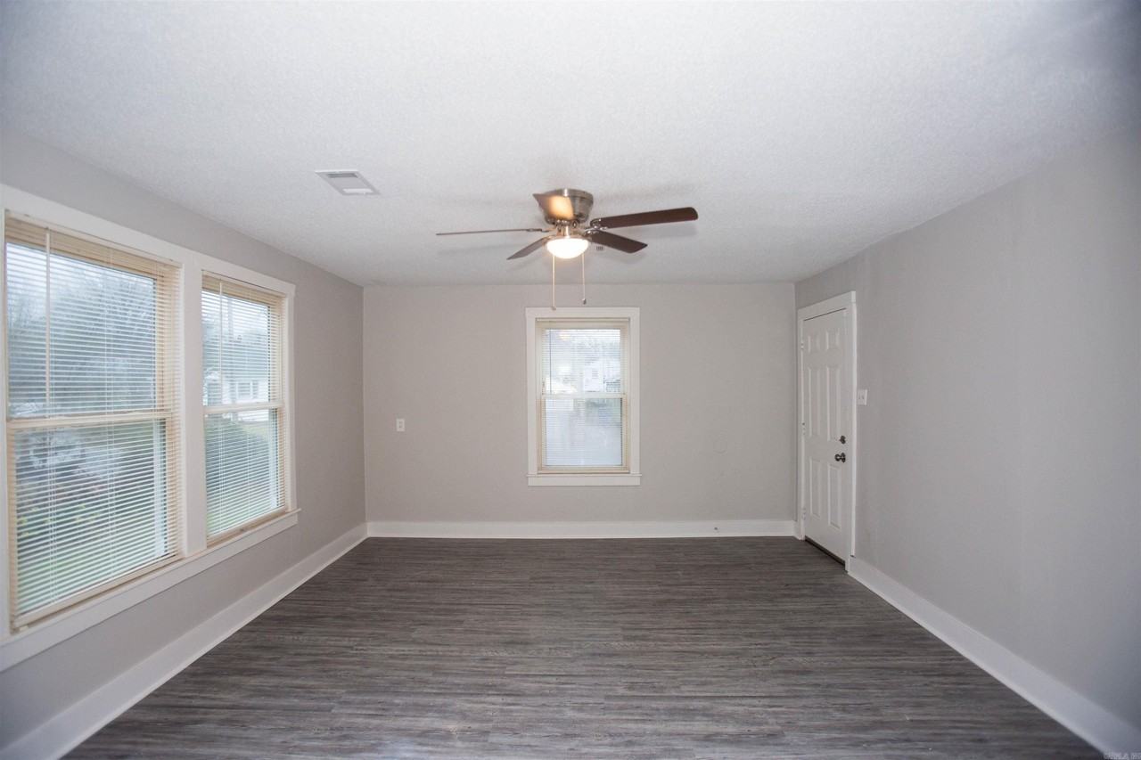 2015 Franklin St - Photo 2 of 15