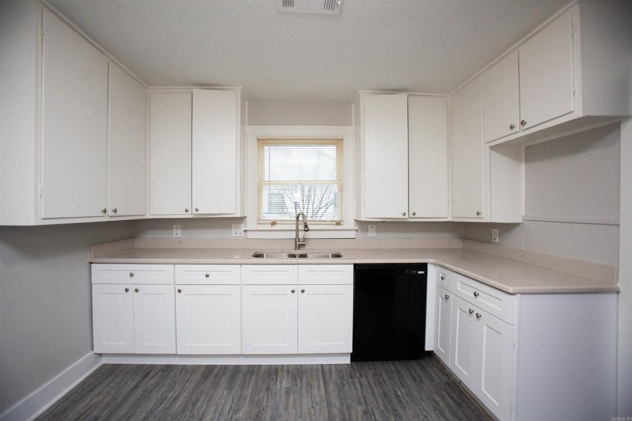 2015 Franklin St - Photo 7 of 15